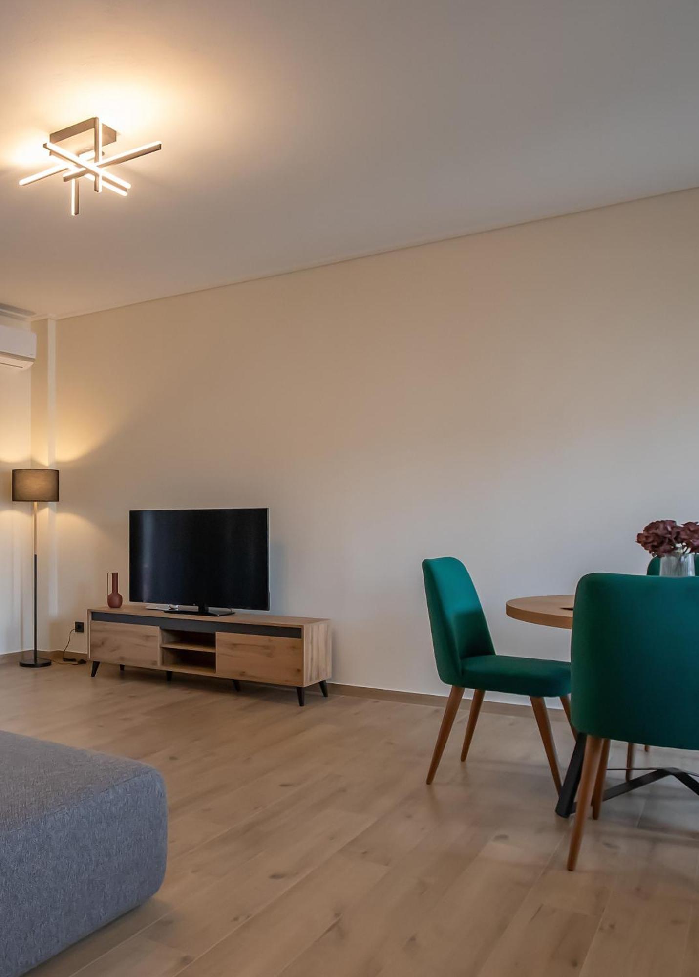 Element - - 1bd - Apartment *